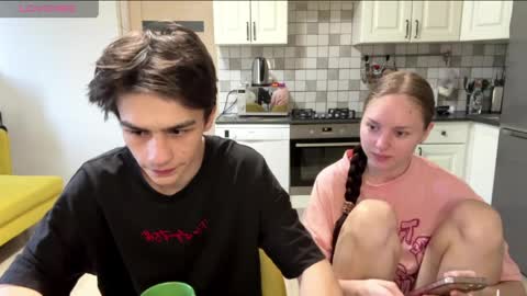 flowerscouple online show from April 8, 4:34 am