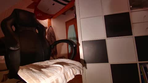 Matthew online show from October 17, 4:42 pm