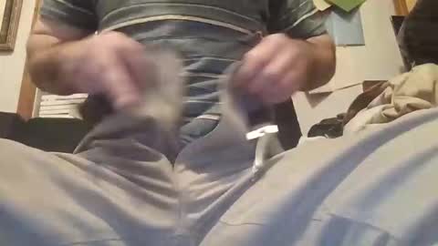 Snapshot of flyyguy69 chatting on December 5, 11:41 am flyyguy69 online show from December 5, 11:41 am