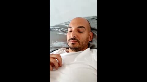 Snapshot of fn389 chatting on April 6, 5:58 pm Frank online show from April 6, 5:58 pm