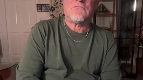 Snapshot of fnkywht60smthng_ chatting on February 17, 5:48 am fnkywht60smthng_ online show from February 17, 5:48 am