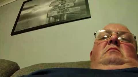 Snapshot of focusfuker chatting on April 2, 10:51 pm focusfuker online show from April 2, 10:51 pm