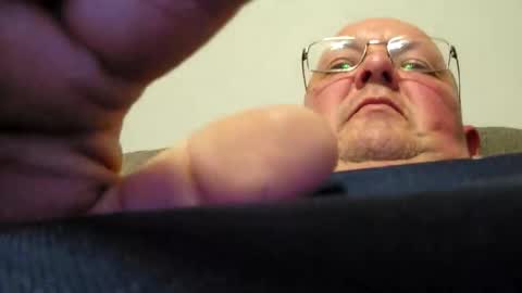 Snapshot of focusfuker chatting on April 11, 11:20 pm focusfuker online show from April 11, 11:20 pm