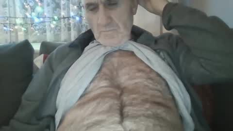 Snapshot of follador1001 chatting on December 30, 6:05 pm follador1001 online show from December 30, 6:05 pm