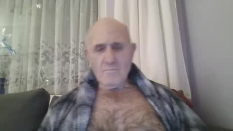 Snapshot of follador1001 chatting on January 19, 7:37 pm follador1001 online show from January 19, 7:37 pm