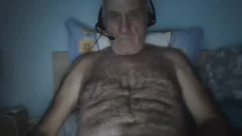 Snapshot of follador1001 chatting on September 26, 4:38 am follador1001 online show from September 26, 4:38 am