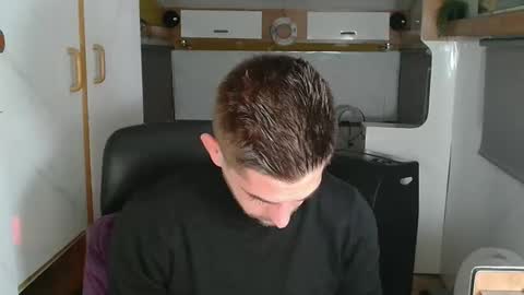 independent model online show from October 28, 5:26 pm