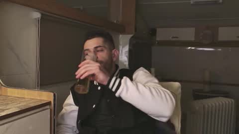 independent model online show from February 2, 6:06 pm