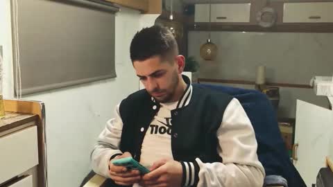 independent model online show from March 30, 5:36 pm