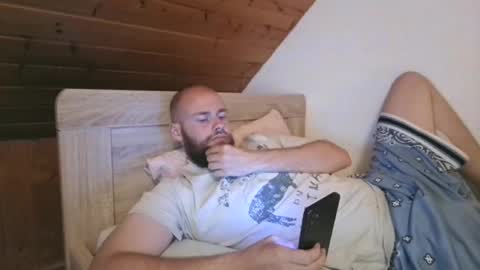 Snapshot of foniks96 chatting on June 8, 6:52 pm Martin Grob online show from June 8, 6:52 pm
