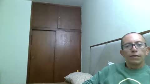 Snapshot of fonzi_flores chatting on November 16, 12:44 pm fonzi_flores online show from November 16, 12:44 pm
