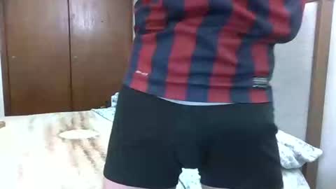 Snapshot of fonzi_flores chatting on February 15, 8:27 pm fonzi_flores online show from February 15, 8:27 pm