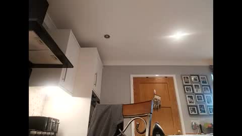 Snapshot of footworshiper2211 chatting on November 5, 11:32 am footworshiper2211 online show from November 5, 11:32 am