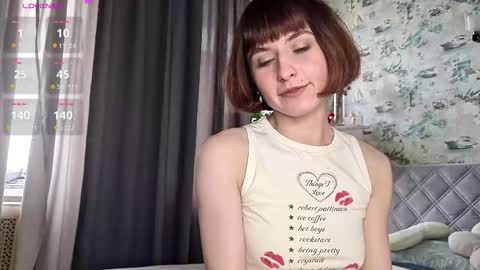 Snapshot of forbidden_fruity chatting on October 3, 10:12 am Laura online show from October 3, 10:12 am
