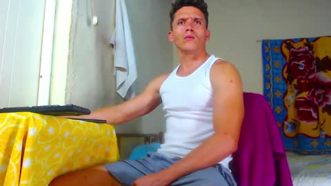 Snapshot of forestcanm chatting on February 5, 2:51 am Frank online show from February 5, 2:51 am