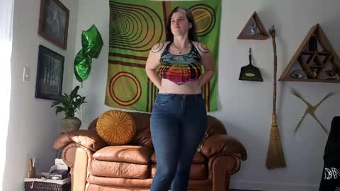 forestdarling online show from April 7, 5:24 pm