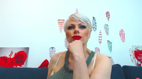 Snapshot of forever_barbie chatting on September 26, 10:25 pm Adana online show from September 26, 10:25 pm