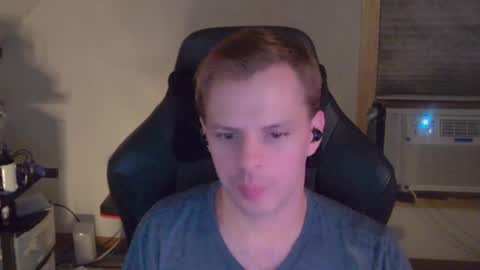 forever_broken online show from October 3, 5:04 am