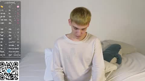 forever_eren online show from February 11, 6:02 pm