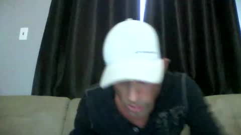 Snapshot of fouraide42 chatting on February 14, 7:32 pm fouraide42 online show from February 14, 7:32 pm