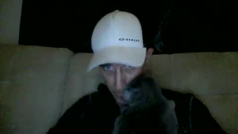 Snapshot of fouraide42 chatting on February 15, 7:38 am fouraide42 online show from February 15, 7:38 am