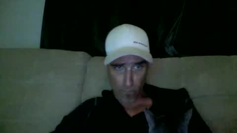 Snapshot of fouraide42 chatting on February 15, 7:51 am fouraide42 online show from February 15, 7:51 am