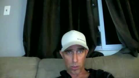 Snapshot of fouraide42 chatting on February 24, 1:36 am fouraide42 online show from February 24, 1:36 am