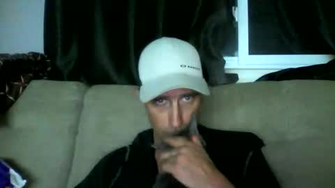 Snapshot of fouraide42 chatting on February 26, 1:59 am fouraide42 online show from February 26, 1:59 am