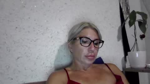 fox_red_lady7 online show from June 25, 8:02 pm