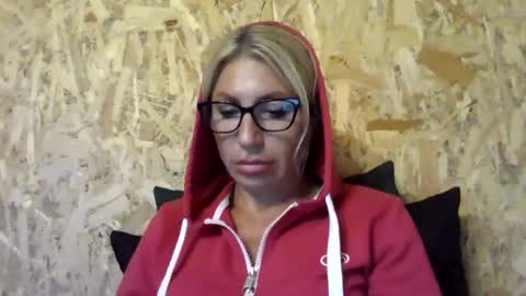 fox_red_lady7 online show from July 10, 4:42 pm