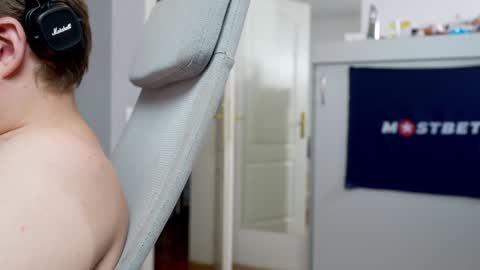 Snapshot of foxeslovefoxes chatting on December 13, 2:16 pm CUSTOM PHOTOS AND VIDEOS -  online show from December 13, 2:16 pm