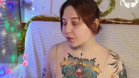 Snapshot of foxgirlandmerguis chatting on December 20, 11:39 am Belinda online show from December 20, 11:39 am