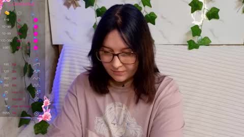 Snapshot of foxgirlandmerguis chatting on February 24, 5:05 am Belinda online show from February 24, 5:05 am