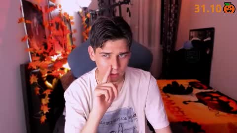 Foxicfu online show from October 19, 6:08 pm