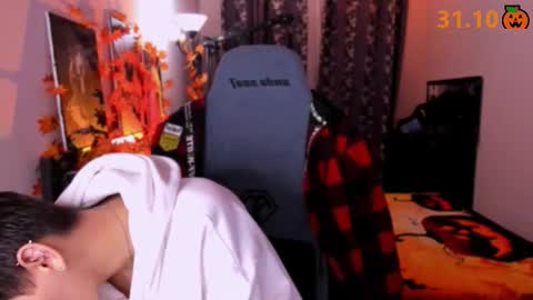 Foxicfu online show from October 27, 5:39 pm