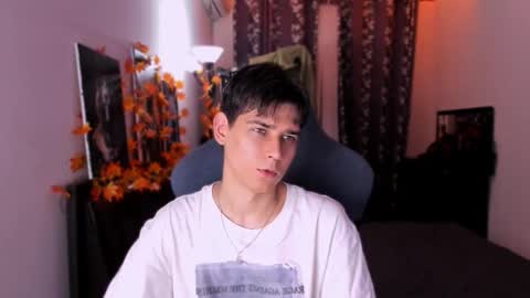 Foxicfu online show from November 3, 1:12 pm