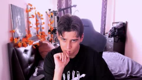 Foxicfu online show from November 13, 8:57 am