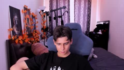 Foxicfu online show from November 16, 9:15 am