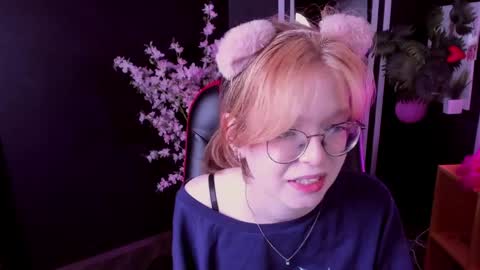 Snapshot of foxxxypolly chatting on May 23, 6:07 am Polly online show from May 23, 6:07 am
