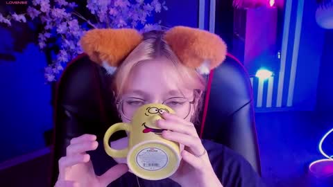 Snapshot of foxxxypolly chatting on May 27, 5:59 am Polly online show from May 27, 5:59 am