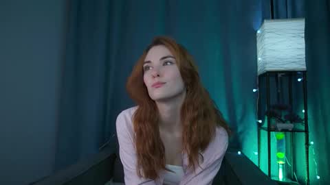 Snapshot of foxy_cute4you chatting on December 17, 8:59 pm Eva online show from December 17, 8:59 pm