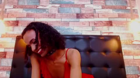 Ella online show from December 7, 7:10 pm