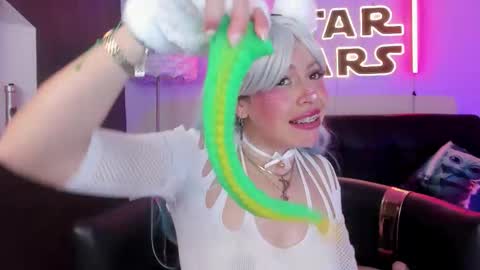 Miss Evans online show from February 27, 6:19 pm