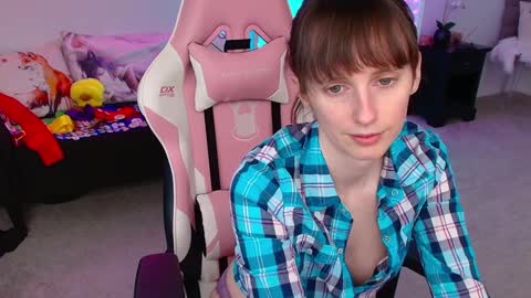 Snapshot of foxy_gamer chatting on February 7, 2:40 am Lex Vive foxygamer cb online show from February 7, 2:40 am