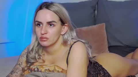 Foxy Kimmi online show from February 24, 6:33 am