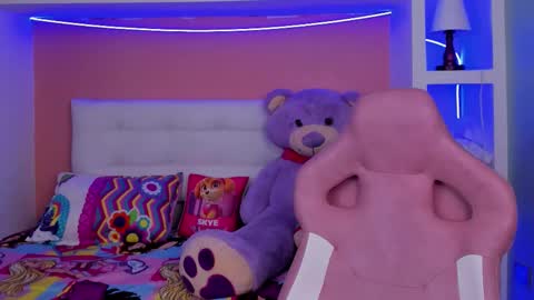 Loren online show from March 14, 11:04 am