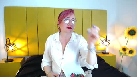 Foxy miilf online show from September 11, 1:22 pm