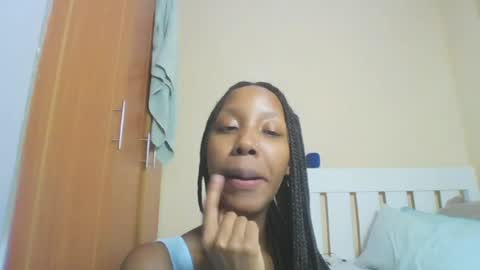 Snapshot of foxyatmidnite chatting on July 2, 12:32 am foxyatmidnite online show from July 2, 12:32 am