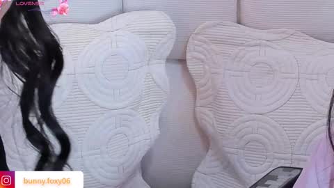 Snapshot of foxybuny chatting on March 8, 4:27 am FOXY AND BUNNY online show from March 8, 4:27 am