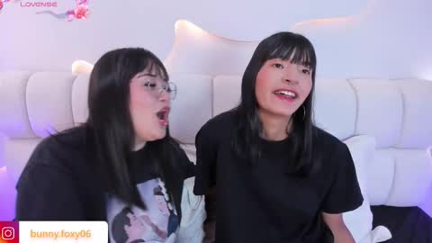 Snapshot of foxybuny chatting on March 26, 6:08 am FOXY AND BUNNY online show from March 26, 6:08 am